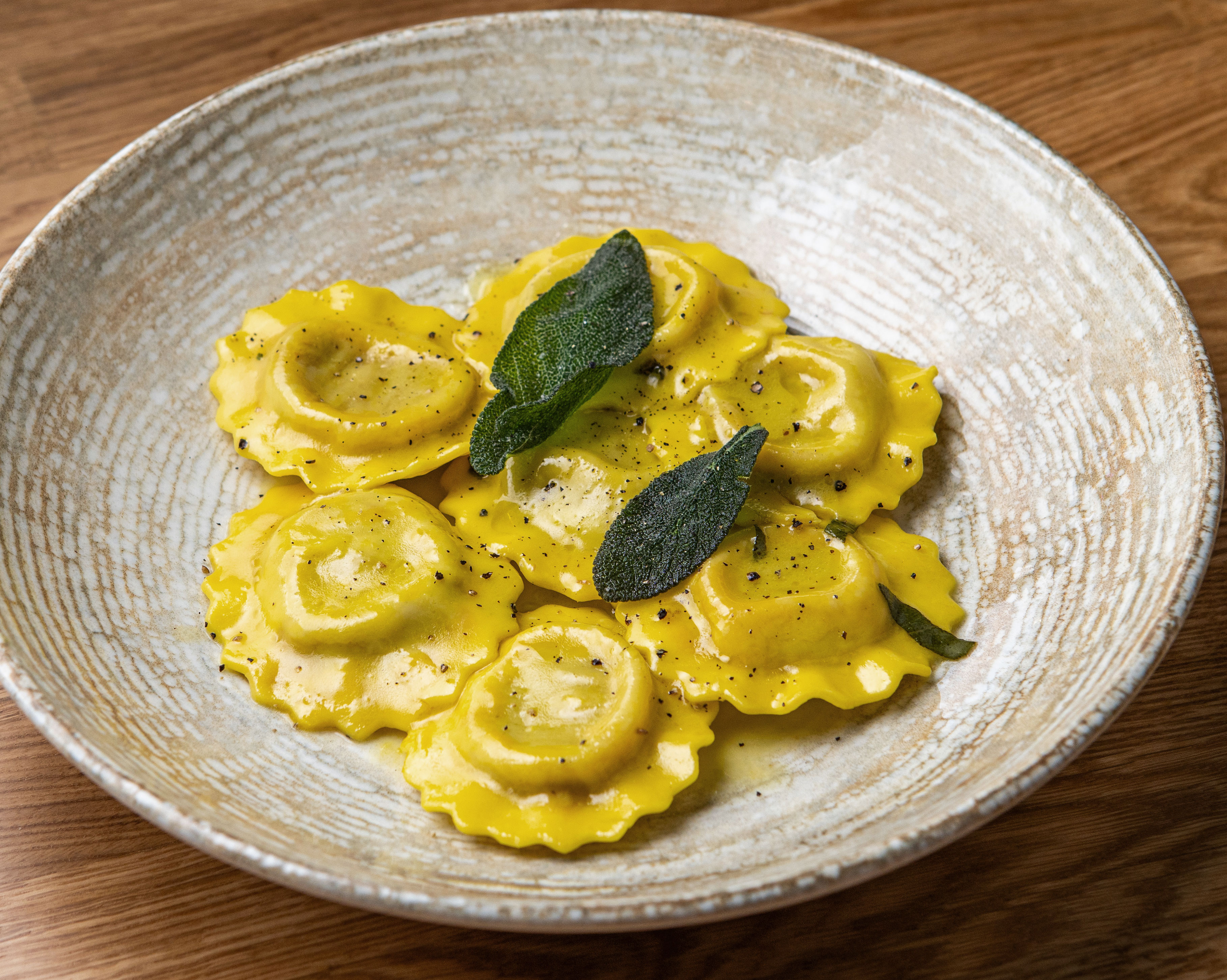 Ravioli cacio e pepe
