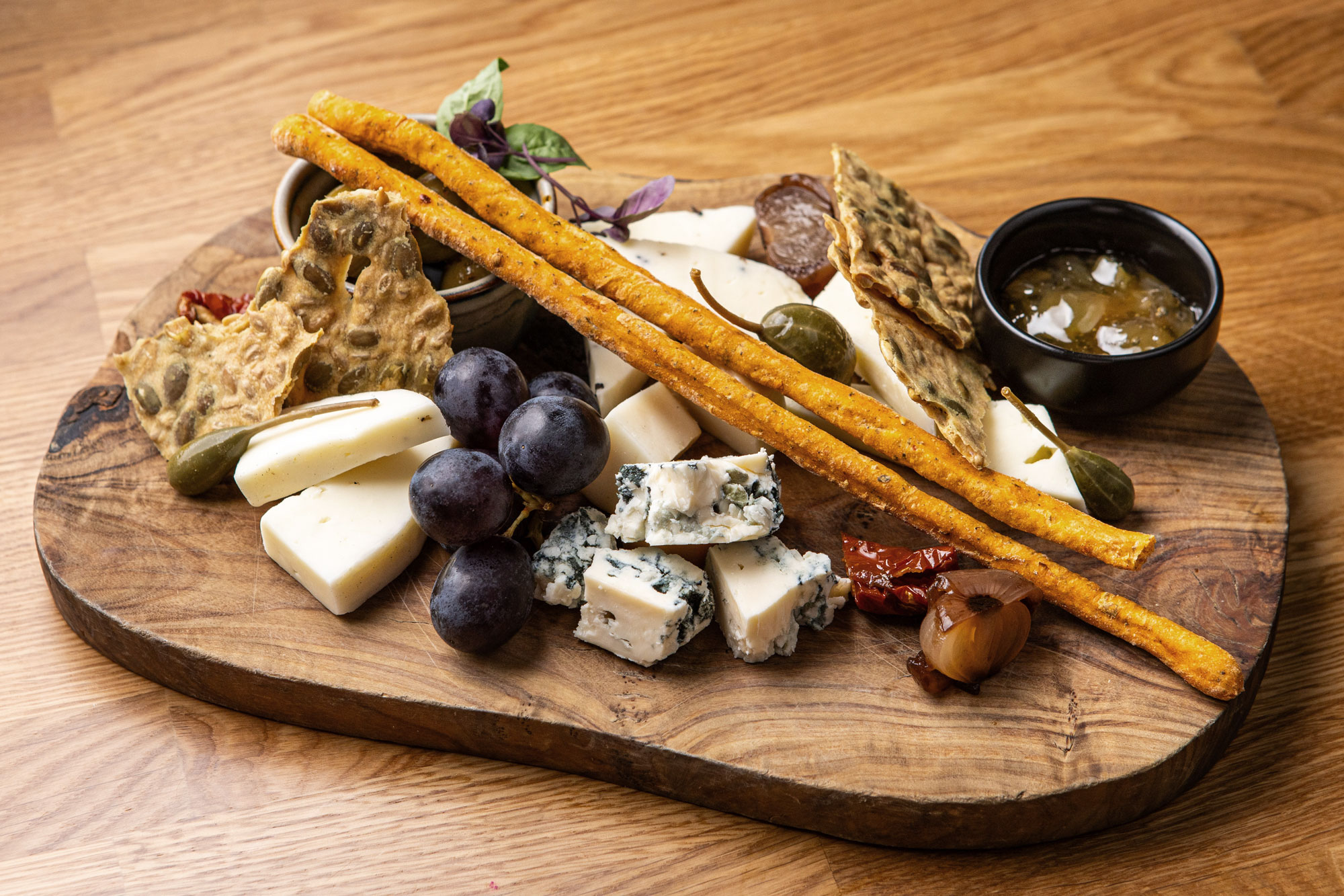 Selezione di formaggi italiani per due